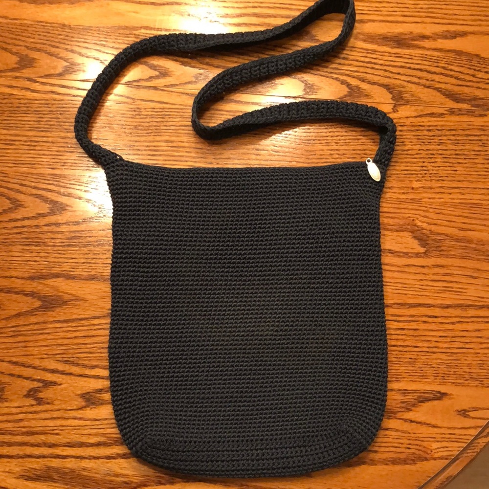 GUC Old Navy navy blue crochet bag. OS.